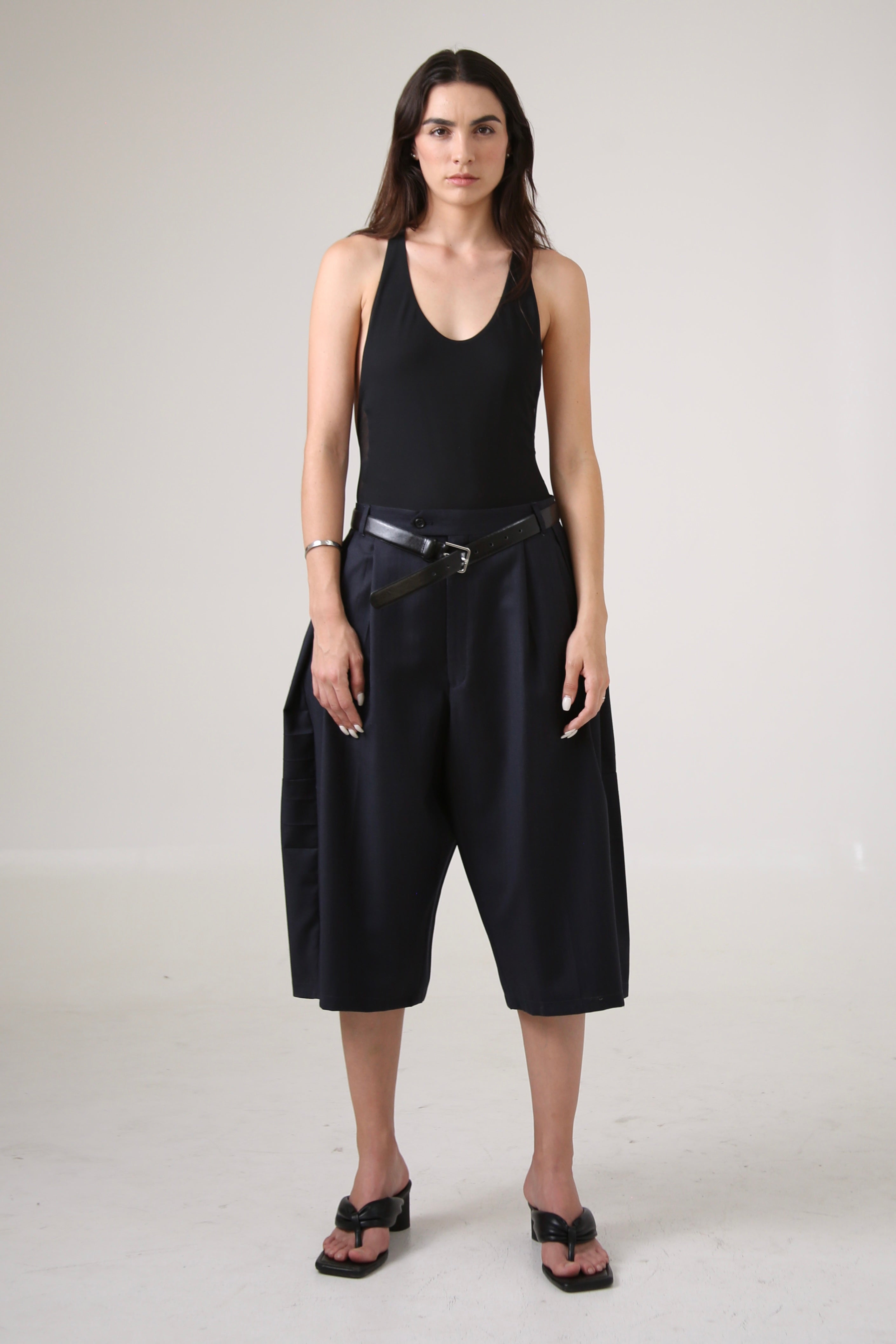 BERMUDAS URRARA - TALLA M - AZUL MARINO