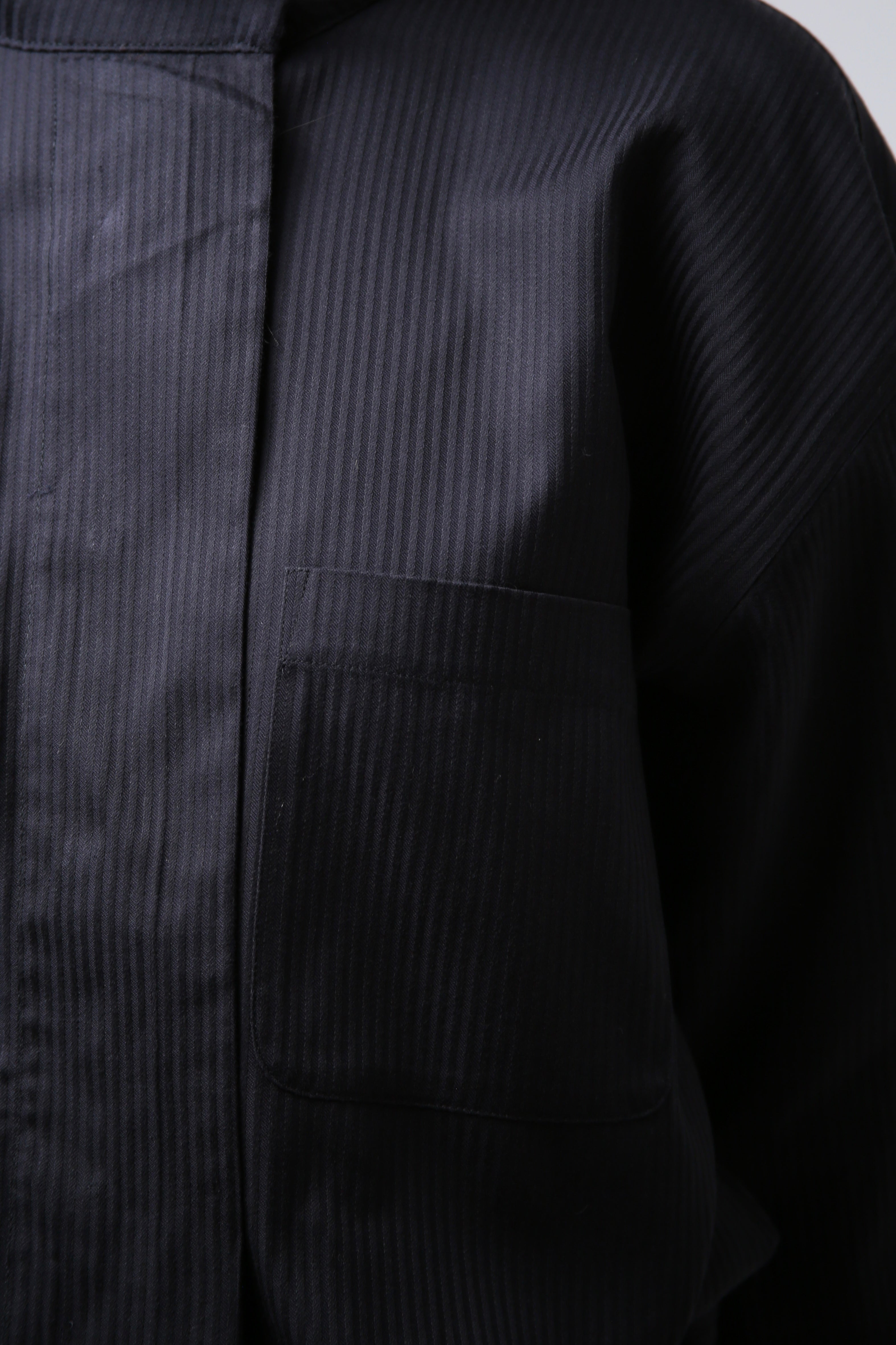 CAMISA NEKKU - TALLA S/M - NEGRA TEXTURA RAYAS