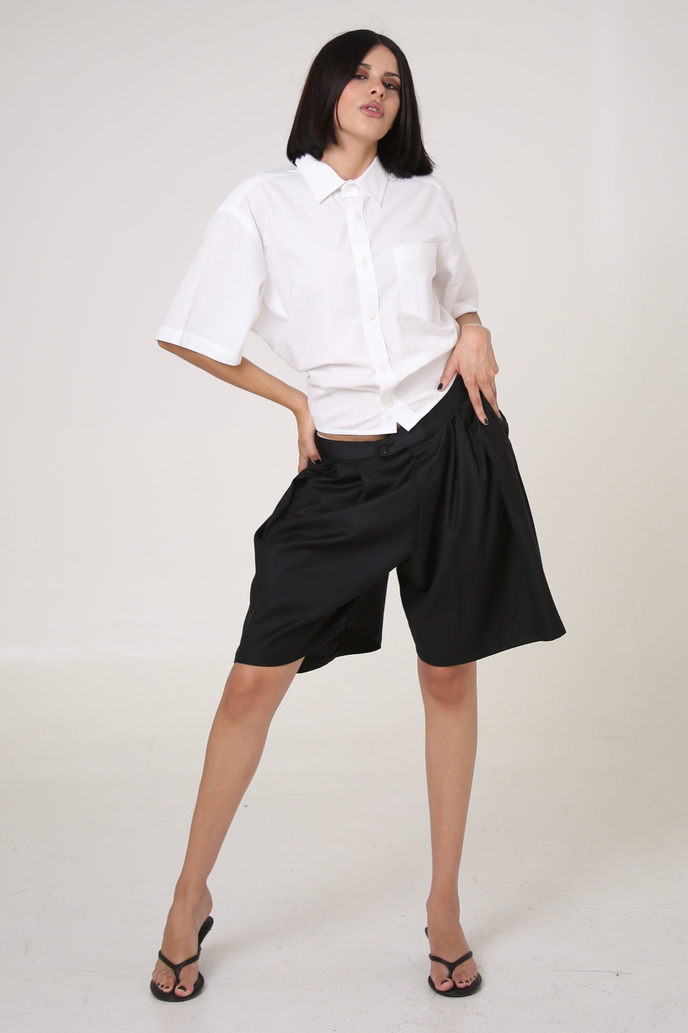 BERMUDAS URRARA - TALLA M - NEGRO TEXTURA RAYAS