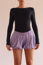 Cargar imagen en el visor de la galería, SHORTS SAORI - TALLA S-M - MORADO RAYAS BLANCAS
