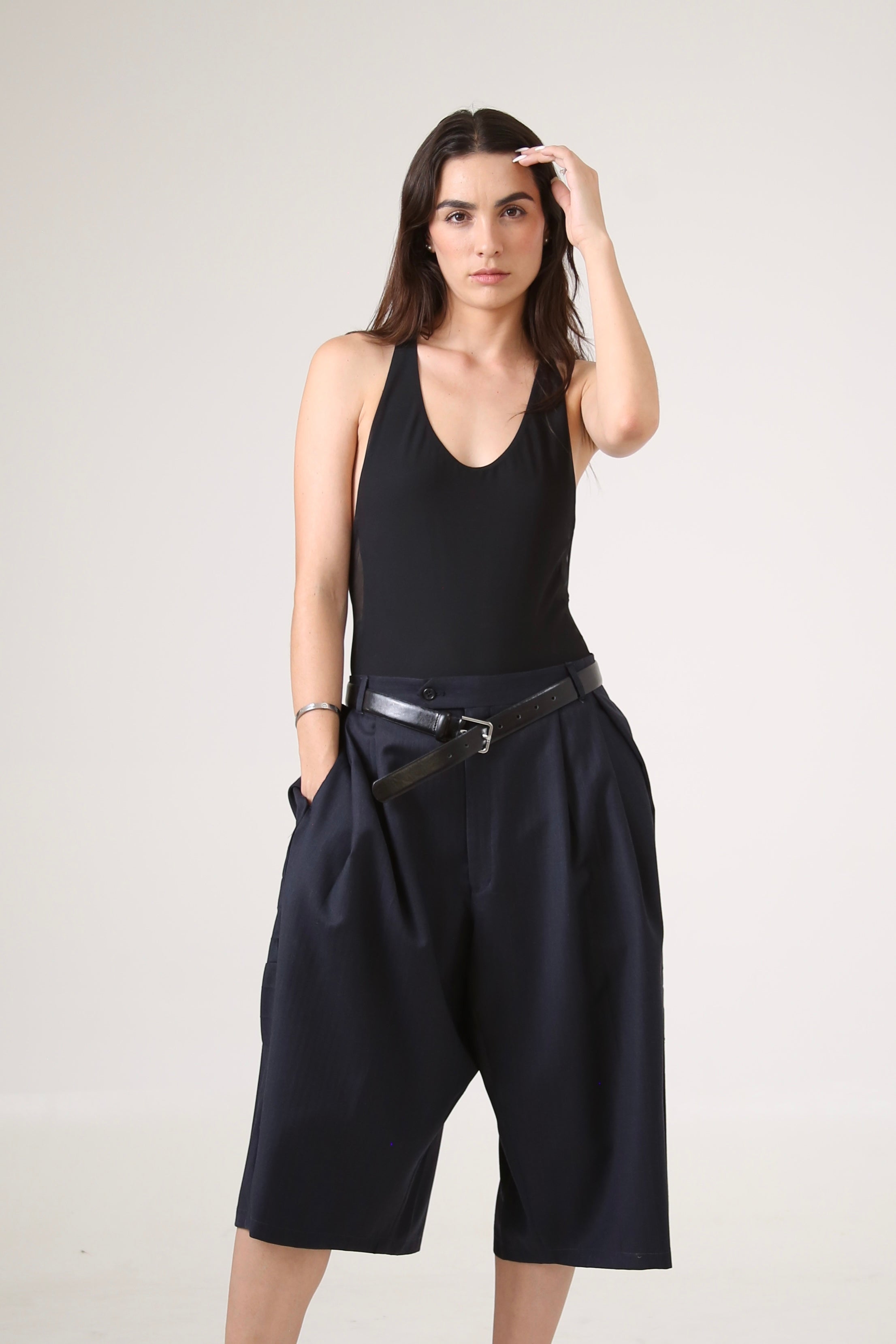 BERMUDAS URRARA - TALLA M - AZUL MARINO