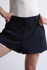 Cargar imagen en el visor de la galería, MINI SHORTS - TALLA M - AZUL RAYAS
