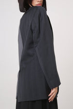 Cargar imagen en el visor de la galería, BLAZER DU - TALLA S - MITAD GRIS CLARO y GRIS OSCURO RAYA DIPLOMÁTICAS
