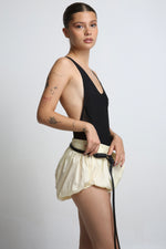 Cargar imagen en el visor de la galería, MINI SHORTS BURU - UNITALLA - HUESO SATINADO
