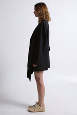 Cargar imagen en el visor de la galería, BLAZER MANTO - TALLA S/M - NEGRO TEXTURA RAYAS
