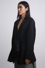 Cargar imagen en el visor de la galería, BLAZER CAPA - NEGRO - TALLA M
