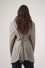 Cargar imagen en el visor de la galería, BLAZER KURO - TALLA L - BEIGE
