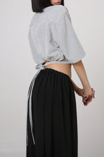 Cargar imagen en el visor de la galería, CAMISA MUSUBI - TALLA S - BLANCA CUADROS GRISES
