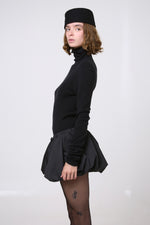 Cargar imagen en el visor de la galería, SHORT SAORI - TALLA S/M - NEGRO SATINADO
