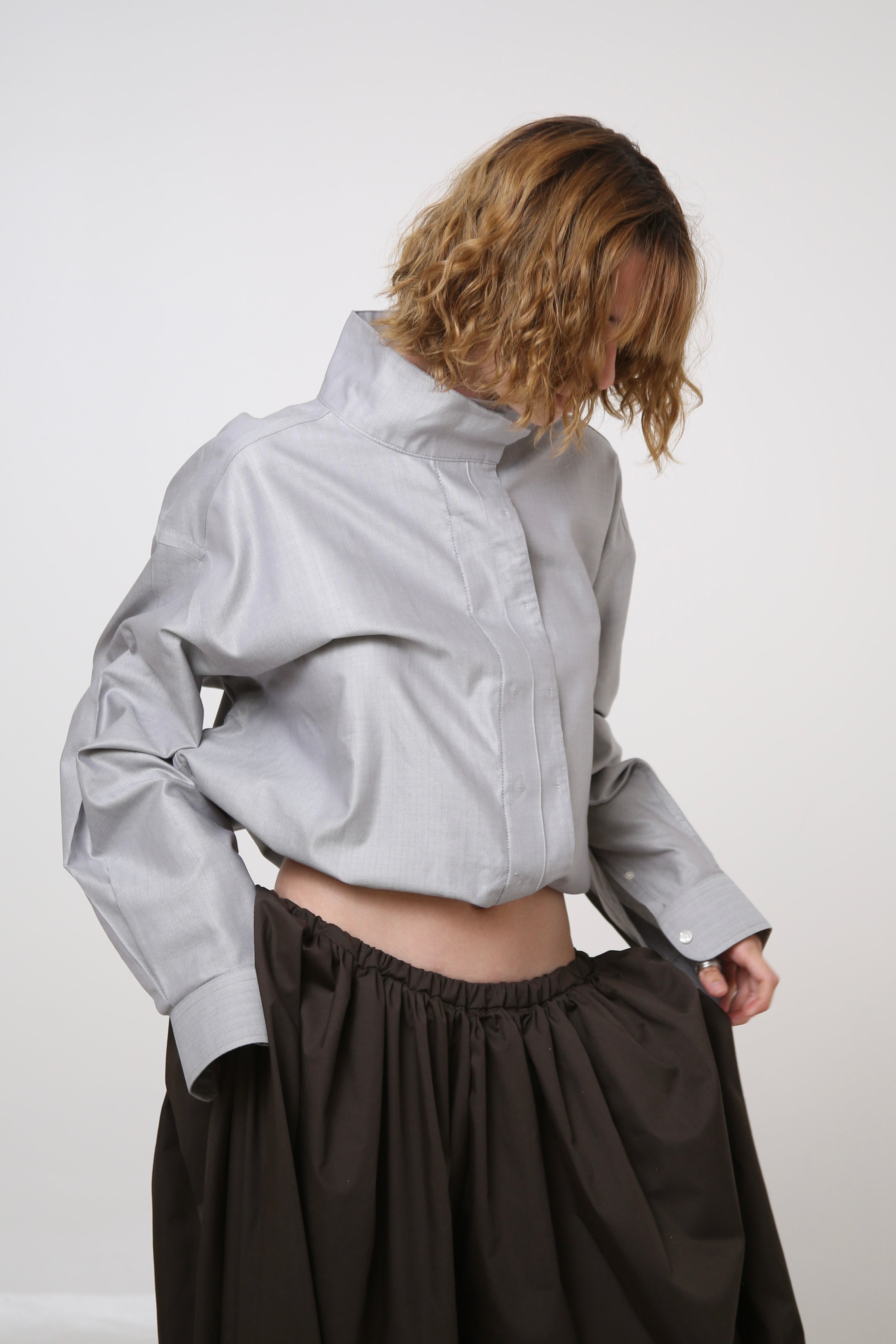 CAMISA NEKKU - TALLA M/L - GRIS TEXTURA RAYAS