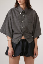 Cargar imagen en el visor de la galería, CAMISA KURO - TALLA M
