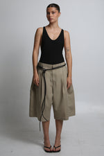 Cargar imagen en el visor de la galería, BERMUDAS URRARA - TALLA S - BEIGE
