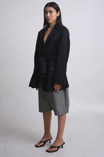 Cargar imagen en el visor de la galería, BLAZER CAPA - NEGRO - TALLA M
