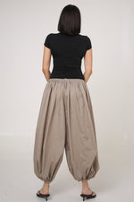 Cargar imagen en el visor de la galería, PANTALÓN SAORI - UNITALLA - BEIGE
