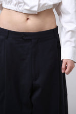 Cargar imagen en el visor de la galería, BERMUDA URRARA - TALLA M - AZUL MARINA
