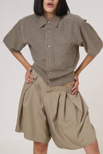 Cargar imagen en el visor de la galería, BERMUDAS URRARA - TALLA M - BEIGE
