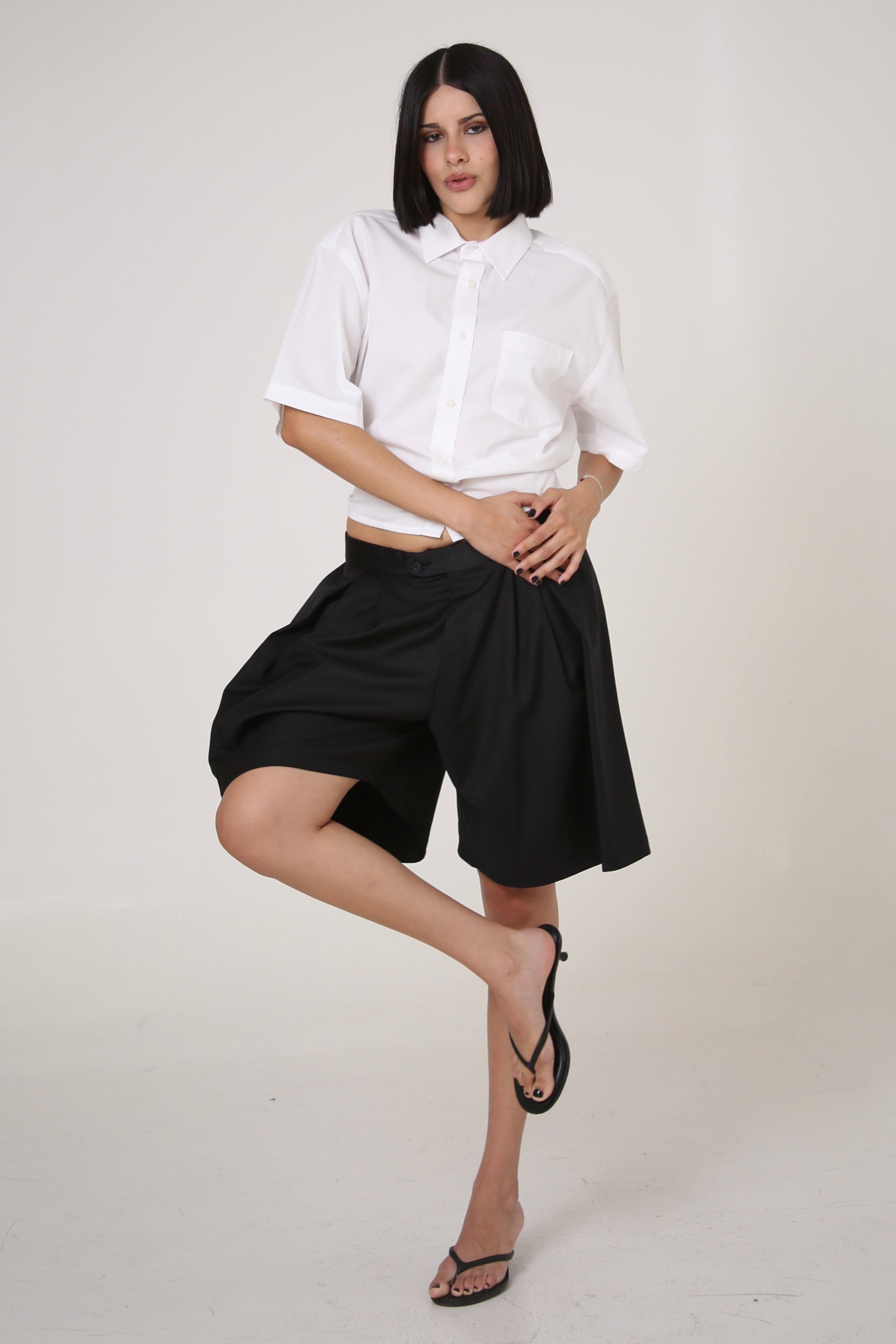 BERMUDAS URRARA - TALLA M - NEGRO TEXTURA RAYAS