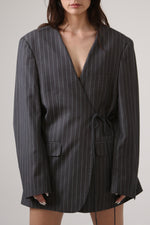 Cargar imagen en el visor de la galería, BLAZER KIMONO - TALLA L - GRIS RAYA DIPLOMÁTICA
