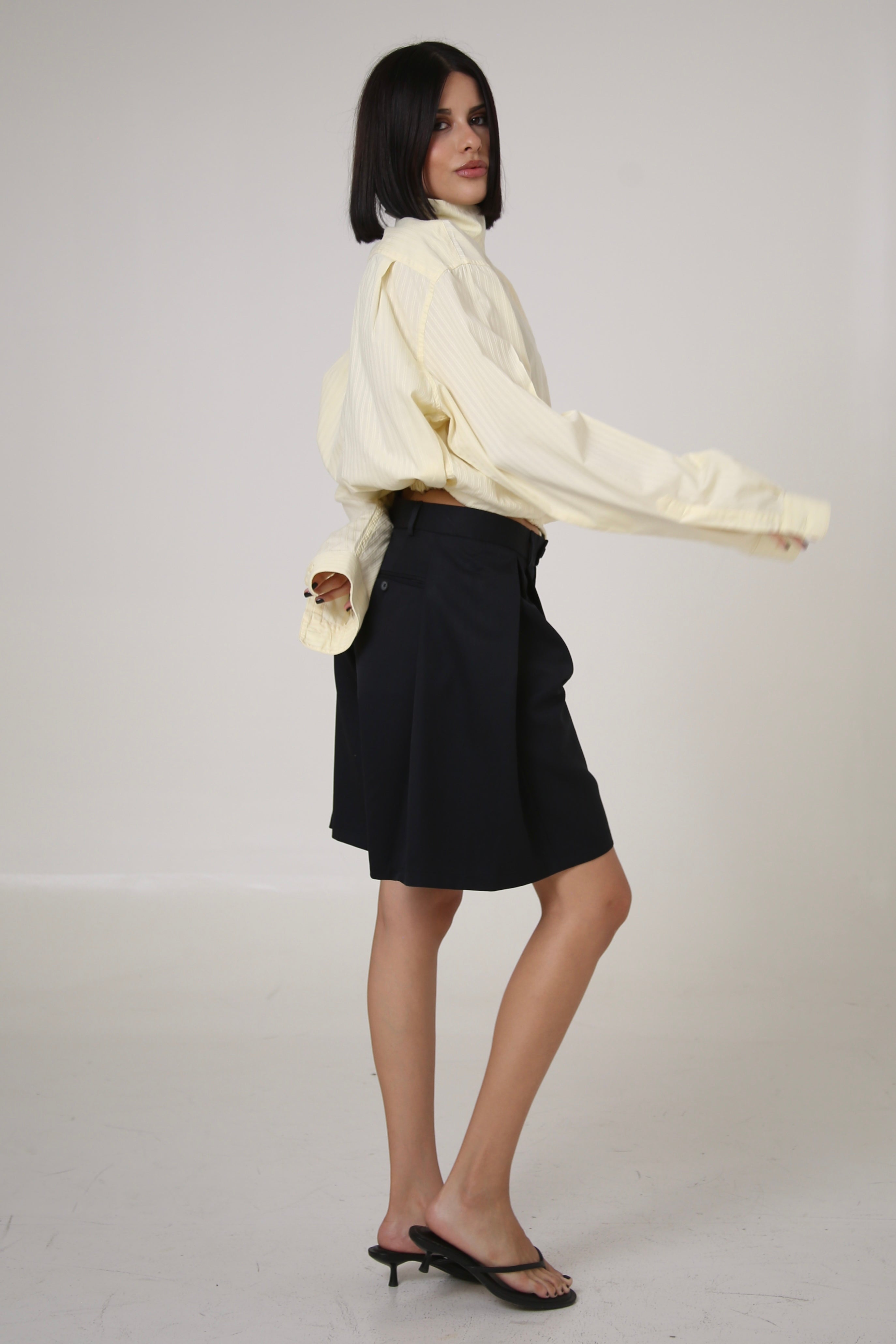 BERMUDAS URRARA - TALLA M - AZUL MARINO