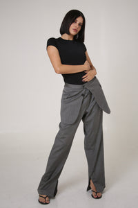 PANTALÓN SUKA - TALLA M  - GRIS