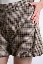 Cargar imagen en el visor de la galería, SHORTS NETSU - TALLA M - BEIGE CUADROS
