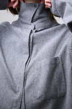 Cargar imagen en el visor de la galería, CAMISA JIN - TALLA L - GRIS
