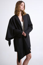 Cargar imagen en el visor de la galería, BLAZER MANTO - TALLA S/M - NEGRO TEXTURA RAYAS
