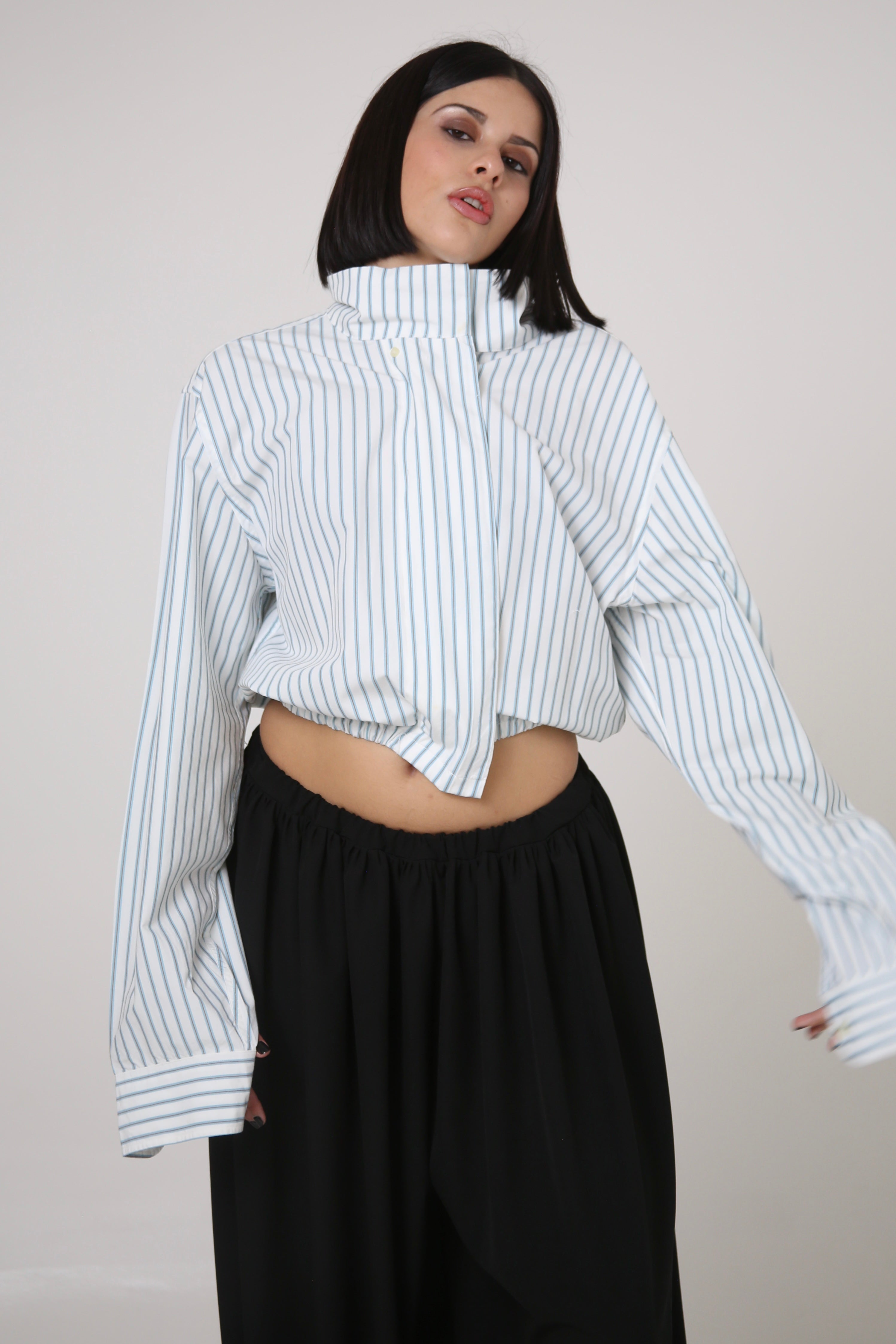 CAMISA NEKKU - TALLA M - BLANCA RAYS AZULES