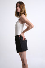 Cargar imagen en el visor de la galería, MINI SHORTS - TALLA M - NEGROS TEXTURA RAYAS
