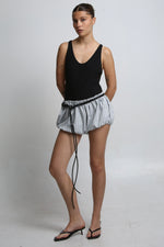 Cargar imagen en el visor de la galería, MINI SHORTS BURU - TALLA S/M
