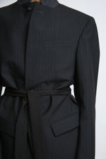 Cargar imagen en el visor de la galería, BLAZER KOTO - TALLA S - GRIS OXFORD RAYAS
