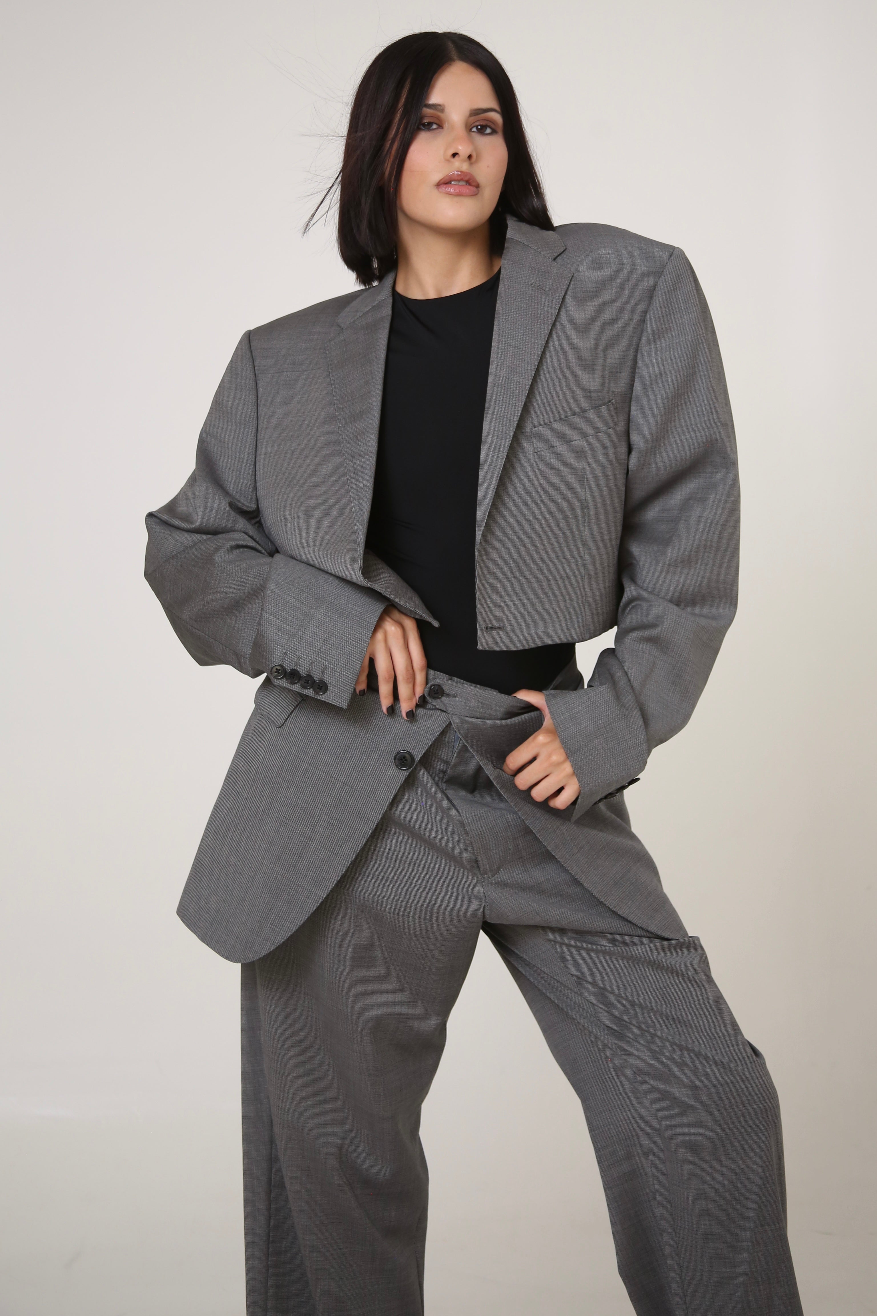PANTALÓN SUKA - TALLA M  - GRIS