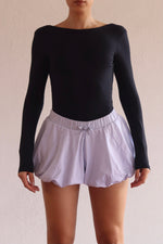 Cargar imagen en el visor de la galería, SHORTS SAORI - TALLA S-M - BLANCOS CON RAYAS AZULES
