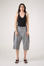 Cargar imagen en el visor de la galería, BERMUDAS URRARA - TALLA M - GRIS
