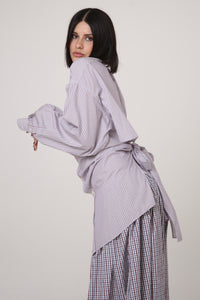 CAMISA YUNA - TALLA M - RAYAS AZULES Y ROJAS