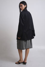 Cargar imagen en el visor de la galería, BLAZER CAPA - NEGRO - TALLA M

