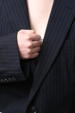 Cargar imagen en el visor de la galería, BLAZER SOMA - TALLA M - NEGRO RAYAS
