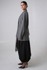 Cargar imagen en el visor de la galería, BLAZER MANTO - TALLA S/M - GRIS
