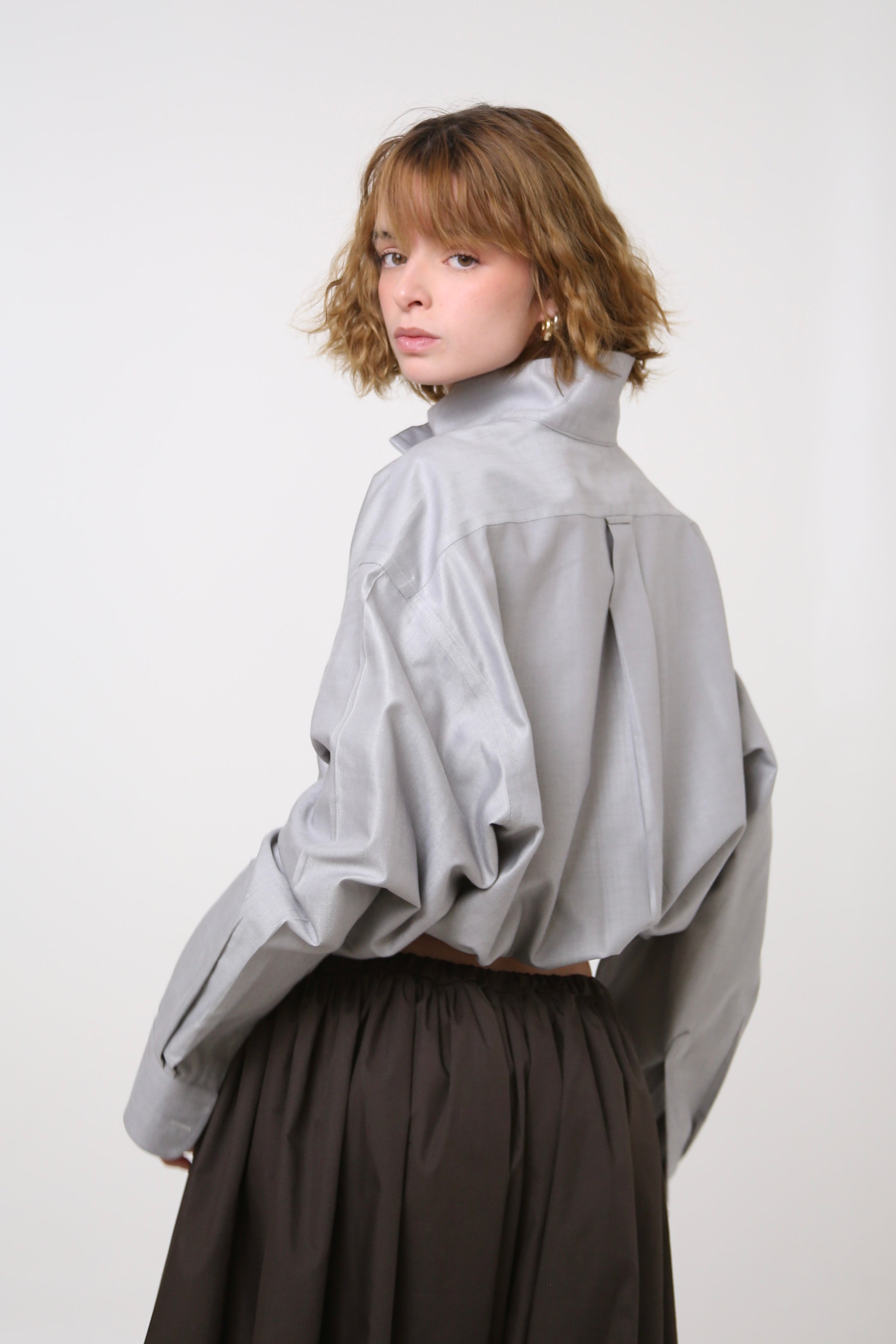 CAMISA NEKKU - TALLA M/L - GRIS TEXTURA RAYAS