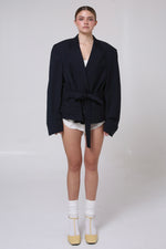 Cargar imagen en el visor de la galería, BLAZER KOTO - TALLA M/L - AZUL MARINO TEXTURA RAYAS
