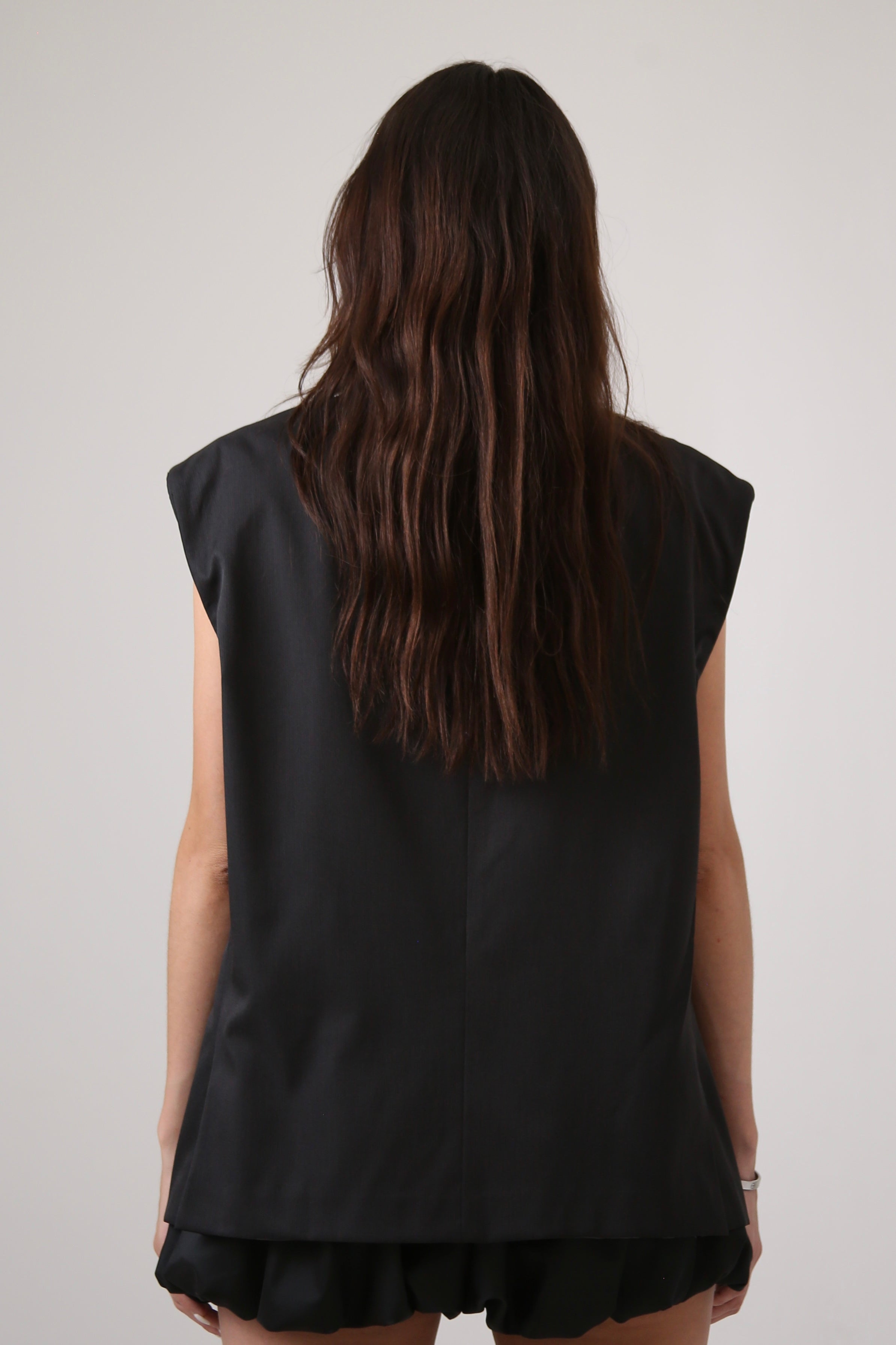 VEST HYO - TALLA M - GRIS OXFORD TEXTURA RAYAS