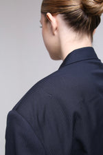 Cargar imagen en el visor de la galería, BLAZER KOTO - TALLA M/L - AZUL MARINO TEXTURA RAYAS
