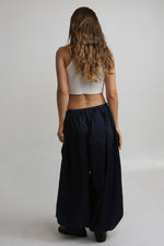 Cargar imagen en el visor de la galería, PANTALÓN SAORI - UNITALLA - AZUL SATINADO
