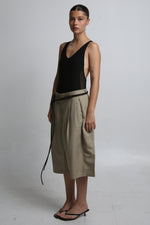 Cargar imagen en el visor de la galería, BERMUDAS URRARA - TALLA S - BEIGE
