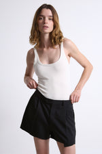Cargar imagen en el visor de la galería, MINI SHORTS - TALLA M - NEGROS TEXTURA RAYAS
