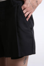 Cargar imagen en el visor de la galería, MINI SHORTS - TALLA M - NEGROS TEXTURA RAYAS
