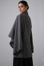 Cargar imagen en el visor de la galería, BLAZER MANTO - TALLA S/M - GRIS
