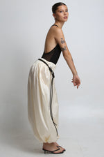 Cargar imagen en el visor de la galería, SAORI PANTS - UNITALLA - HUESO SATINADO
