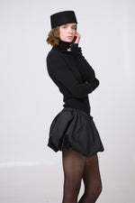 Cargar imagen en el visor de la galería, SHORT SAORI - TALLA S/M - NEGRO SATINADO
