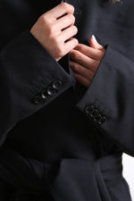 Cargar imagen en el visor de la galería, BLAZER MANTO - TALLA S/M - NEGRO TEXTURA RAYAS
